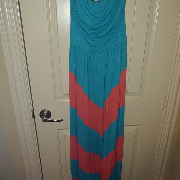 Chevron Maxi Dress - Picture 2 of 3